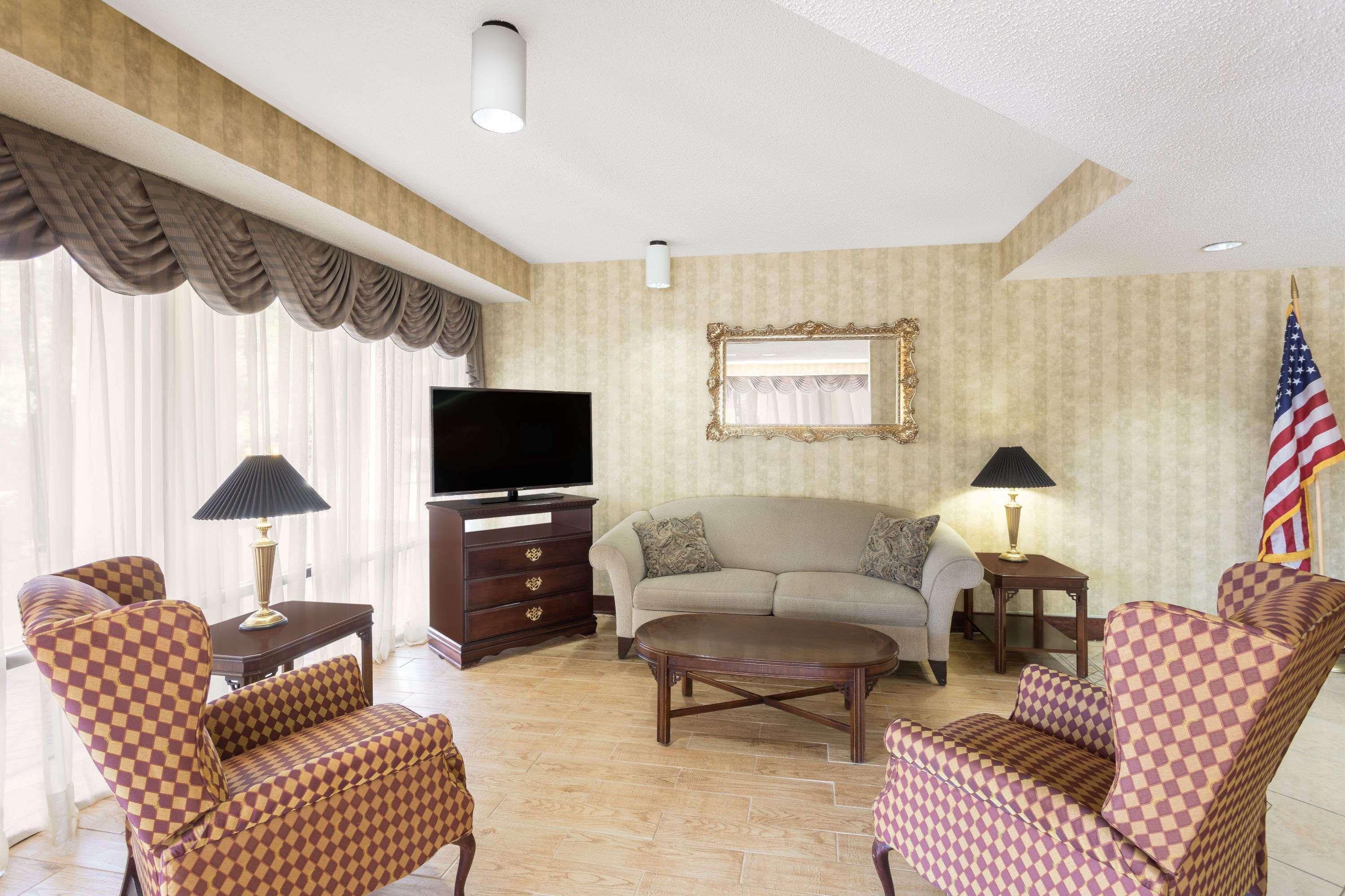 Hotel Baymont By Wyndham Griffin Exterior foto